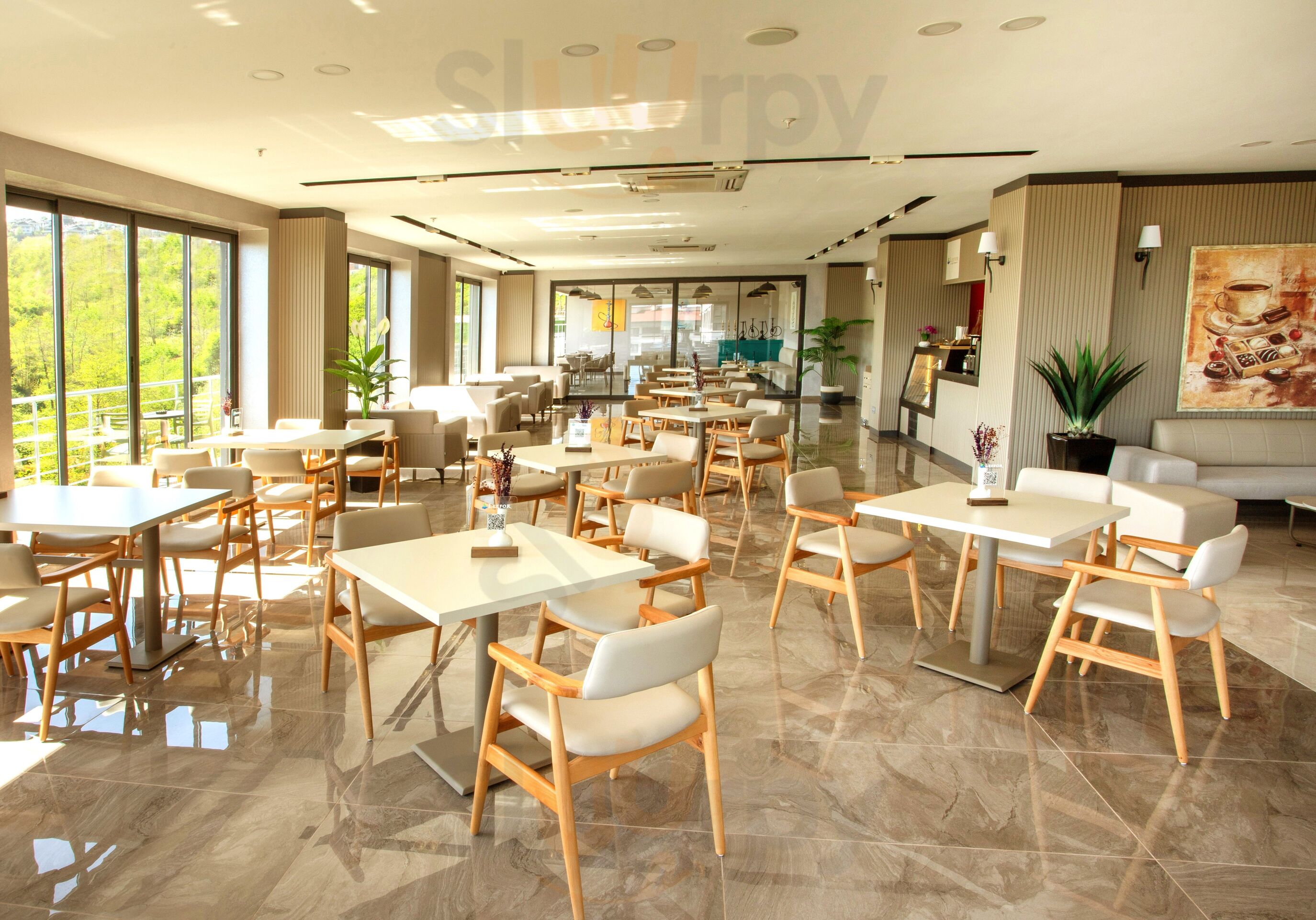 Leefor Cafe & Patisserie