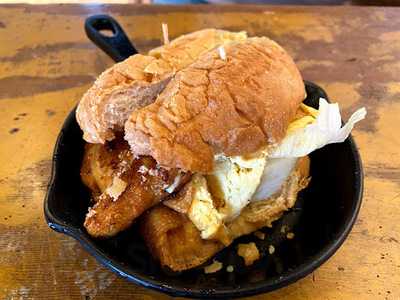 高三孝碳烤吐司 - 內湖江南店