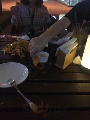 布娜飛小酒館 - 台北南港店