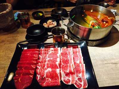 新馬辣經典鴛鴦鍋 - 公館店