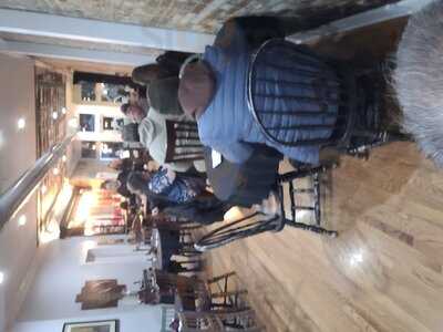 Awnies Italian  Cuisine