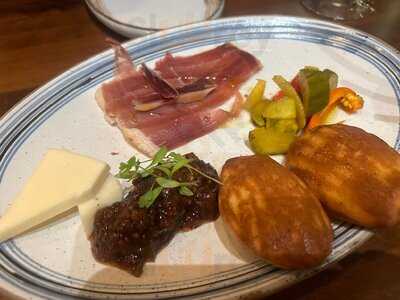 The Drake Kitchen & Bar