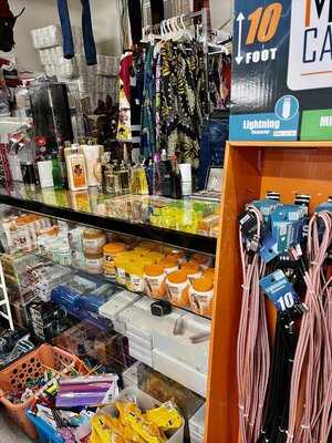 Meme's Caribbean Food Store