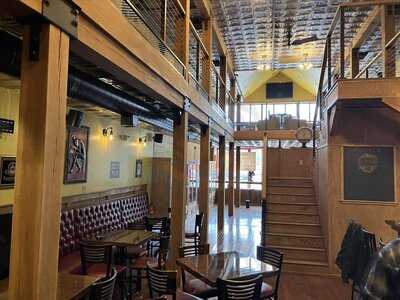 Humphrey Brother's Bistro & Lounge