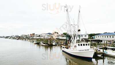 Briny Swine Smokehouse & Oyster Bar