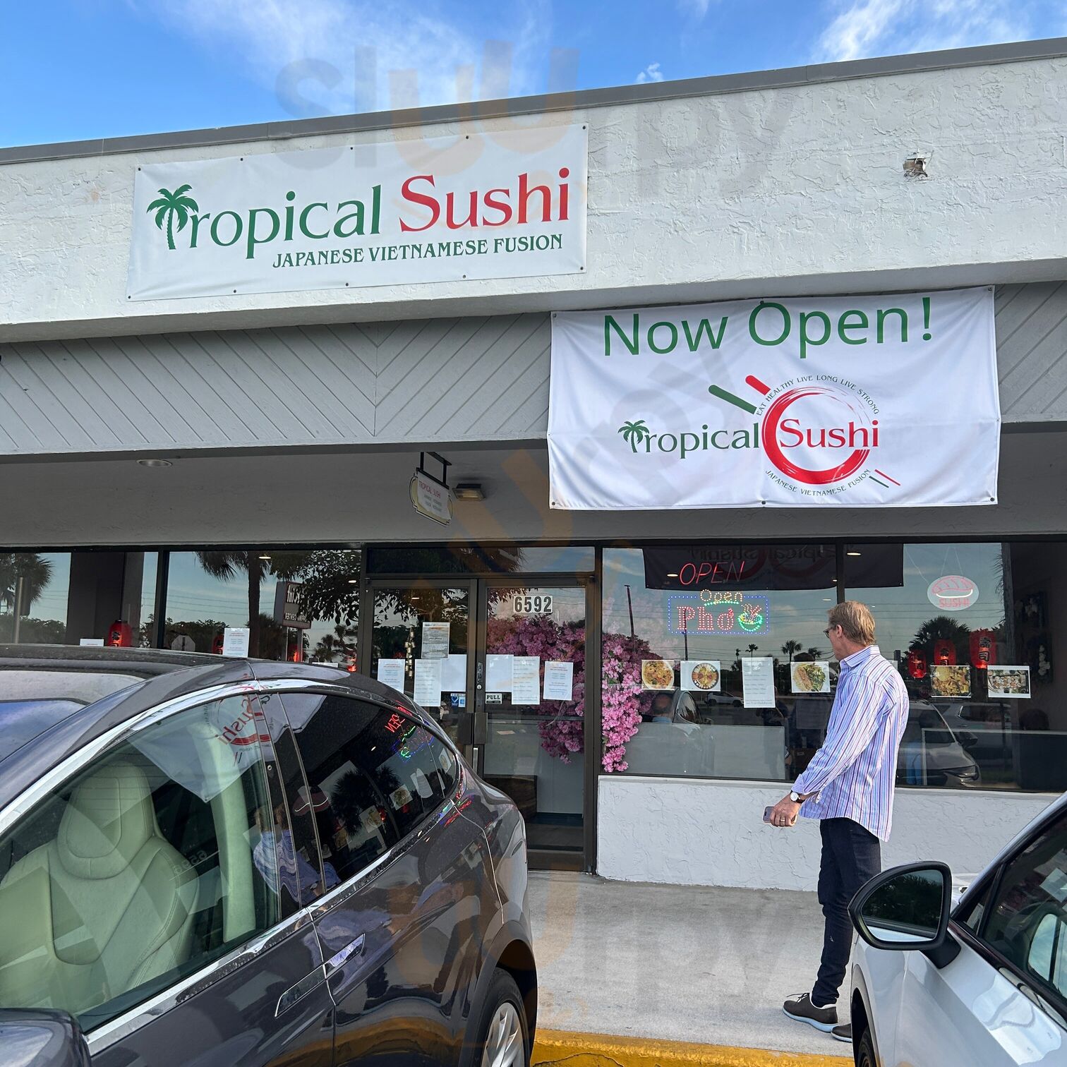 Tropical Sushi - Japanese Vietnamese Fusion Restaurant