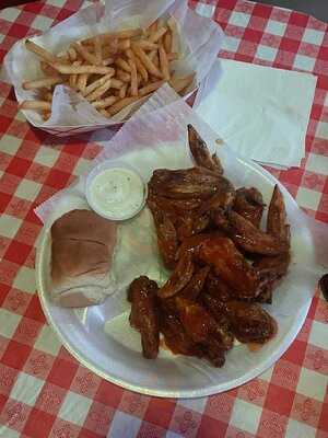 Lp's Neighborhood Sports Bar&grill