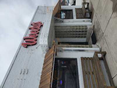 Woody's Bar & Grill