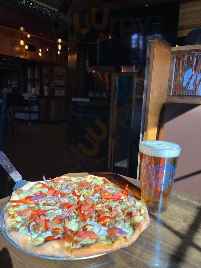 Audrey's Pizza Oven & Freefall Brewery
