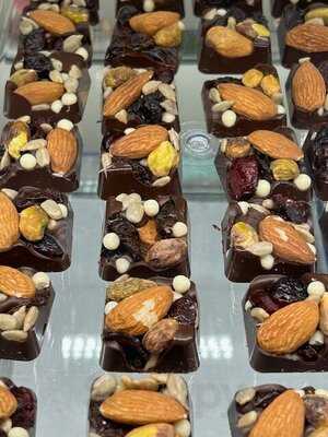 Stuzzi Cafe & Sweetshop