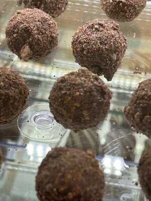 Stuzzi Cafe & Sweetshop