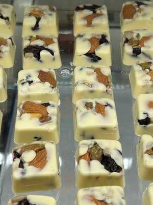 Stuzzi Cafe & Sweetshop