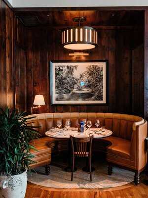 Hank's Low Country Seafood & Raw Bar