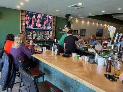 Frankie's Kitchen & Cocktail Bar