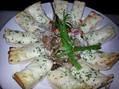 Uncle Bo's Pupu Bar & Grill