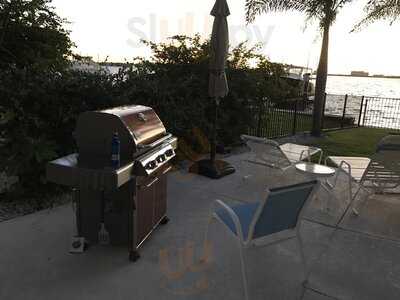 Morton's Gourmet Market