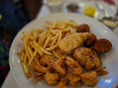 Hank's Seafood Restaurant