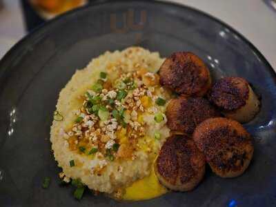 Hank's Seafood Restaurant