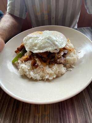 Highway Inn Kaka'ako