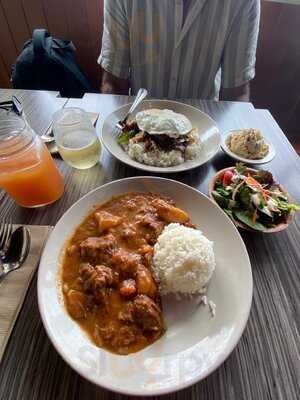 Highway Inn Kaka'ako