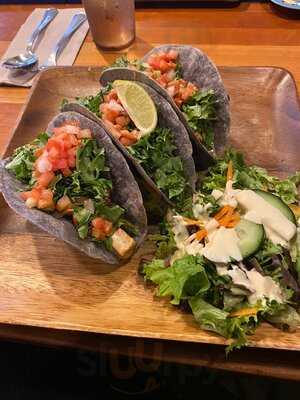 Highway Inn Kaka'ako