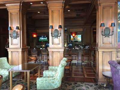 The Hotel Bar At The Broadmoor