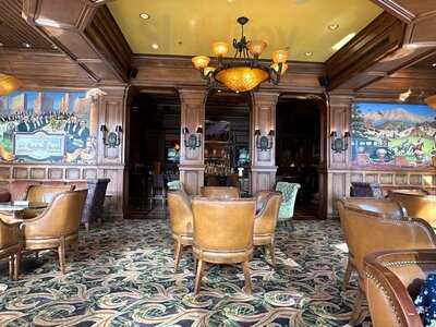 The Hotel Bar At The Broadmoor