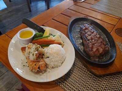 Uncle's Fish Market & Grill