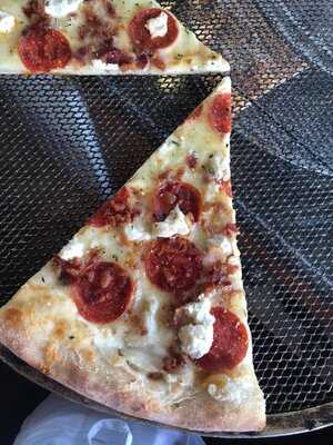 Solorzano's Pizza - Webber St.