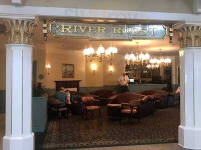The River Roost Lounge