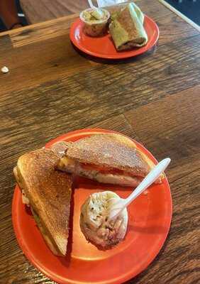 Pom Pom's Teahouse & Sandwicheria