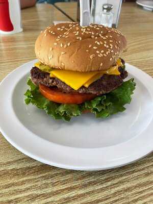 Ye Ole Fashioned Ice Cream & Sandwich Cafe