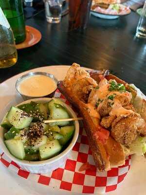 Leon's Fine Poultry & Oysters