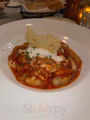 Mama Della's Ristorante