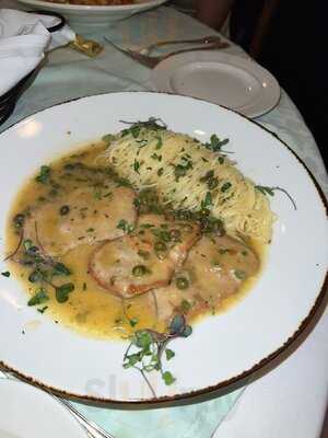 Mama Della's Ristorante