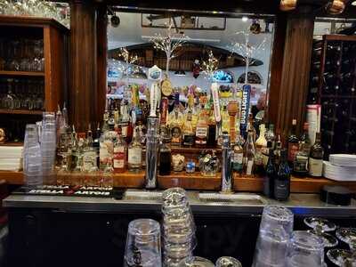 Alice Sweetwaters Bar & Grille