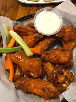 Alice Sweetwaters Bar & Grille