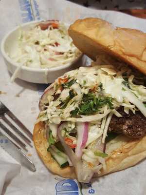 Islands Fine Burgers And Drinks