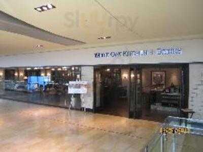 White Oak Kitchen + Drinks