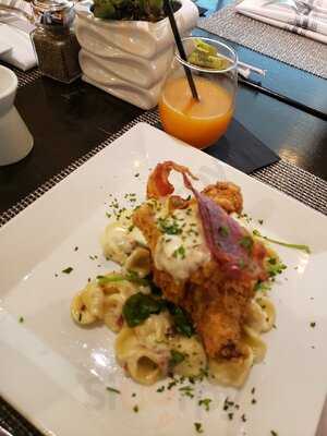 White Oak Kitchen + Drinks