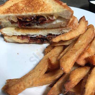 Mandeville Beer Garden