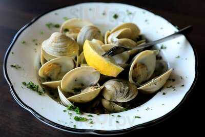 Speaks Clam Bar St Armands