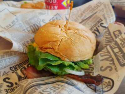 Teddy's Bigger Burgers - Waikiki