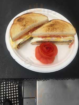 Chris' Liquor And Deli