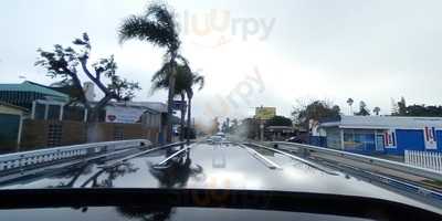 Chris' Liquor And Deli