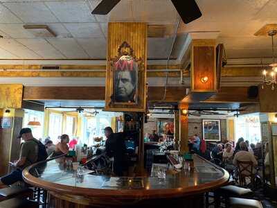 Henry's Bar And Restaurant