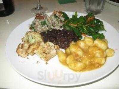 Good Earth Organic Eatery