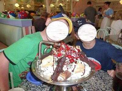 Beaches & Cream Soda Shop