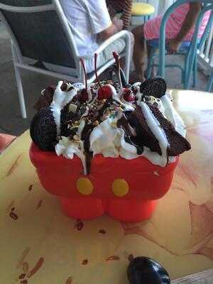 Beaches & Cream Soda Shop