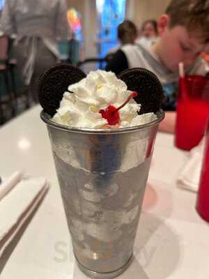 Beaches & Cream Soda Shop